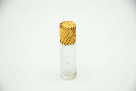 Frasco de perfume em vidro espiralado e ouro amarelo relevado